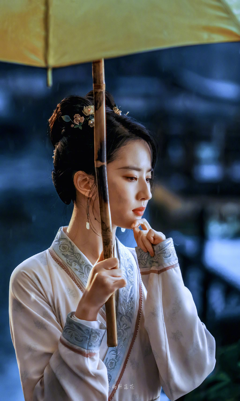 王楚然演技造型和表演，一眼望去是不是有一点模仿刘亦菲的感觉？不过整体面部轮廓有