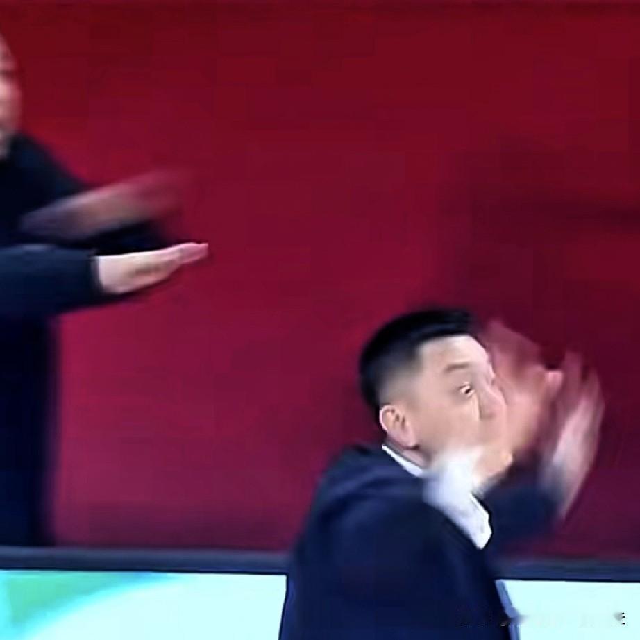 三连败不会耽误辽宁进季后赛！杨鸣心知肚明输在哪里，解说连睿一语道破：辽宁输球的