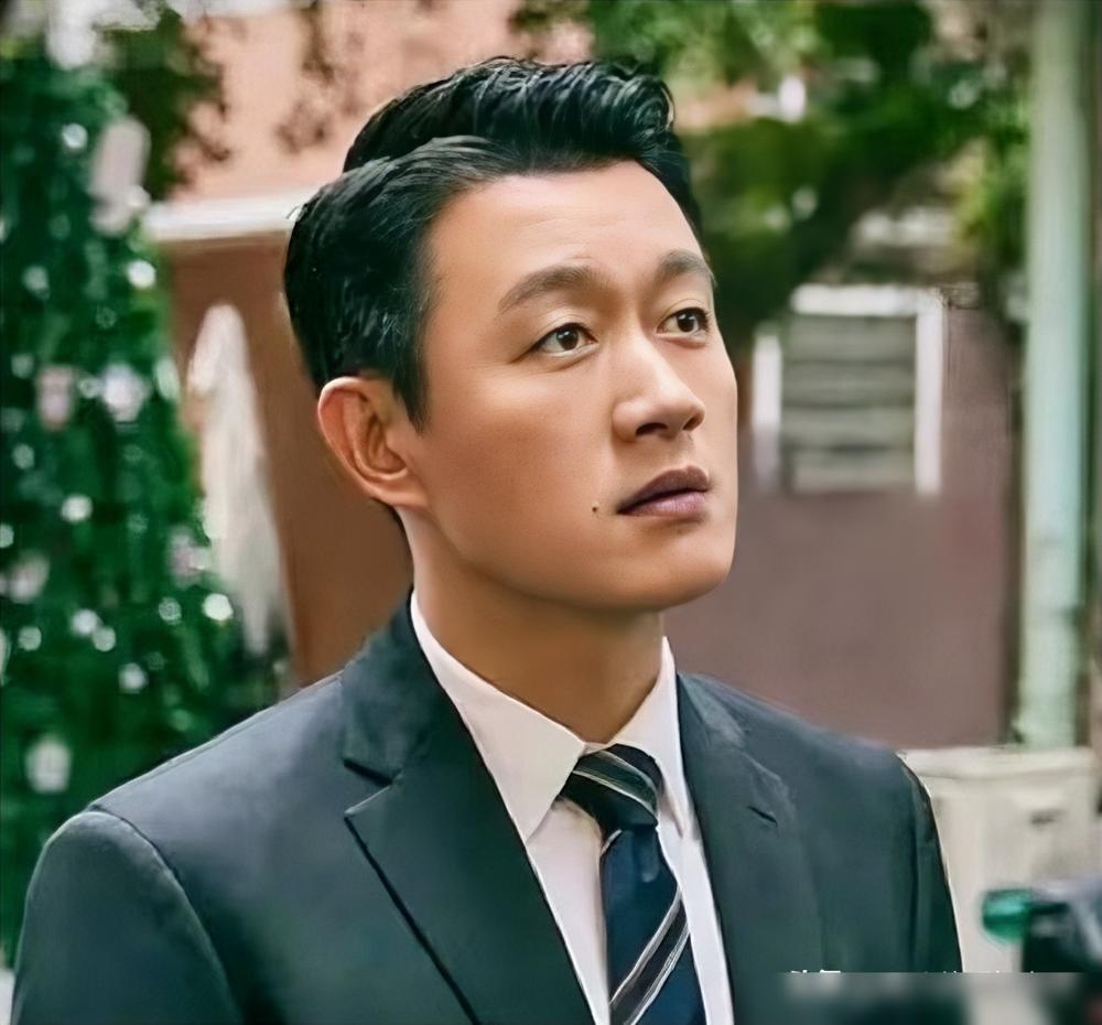 看了“夜色正浓”​我敢说​现实里李东明这种人，不仅得不到爱情​这话说