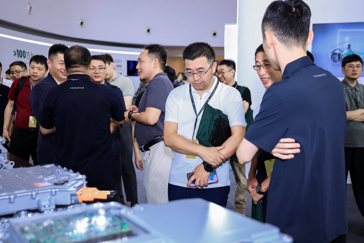 10万的车也配聊高阶智驾？我一开始也不信刷到零跑技术日的消息时，我第一反应是：又来？高阶智驾这词儿，