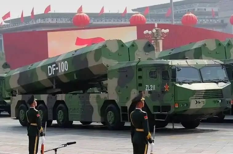 意外！中国公开DF-100高超音速巡航导弹实弹发射画面，简直太让人惊喜了。
