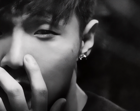 李荣浩质问单依纯一点毛病没有没有直接起诉她就够尊重她了第一，她用人家的歌去商