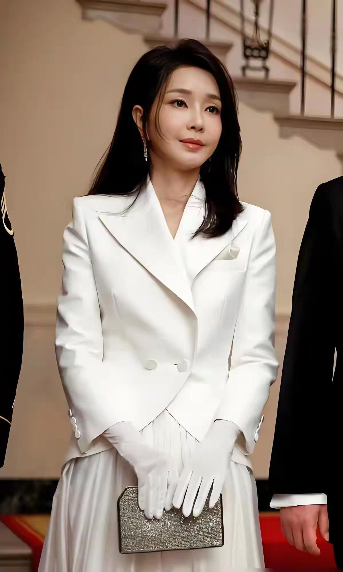 死刑来了，韩国这是非要把这位大美女弄成寡妇不可根据几分钟前《红网》发布的最