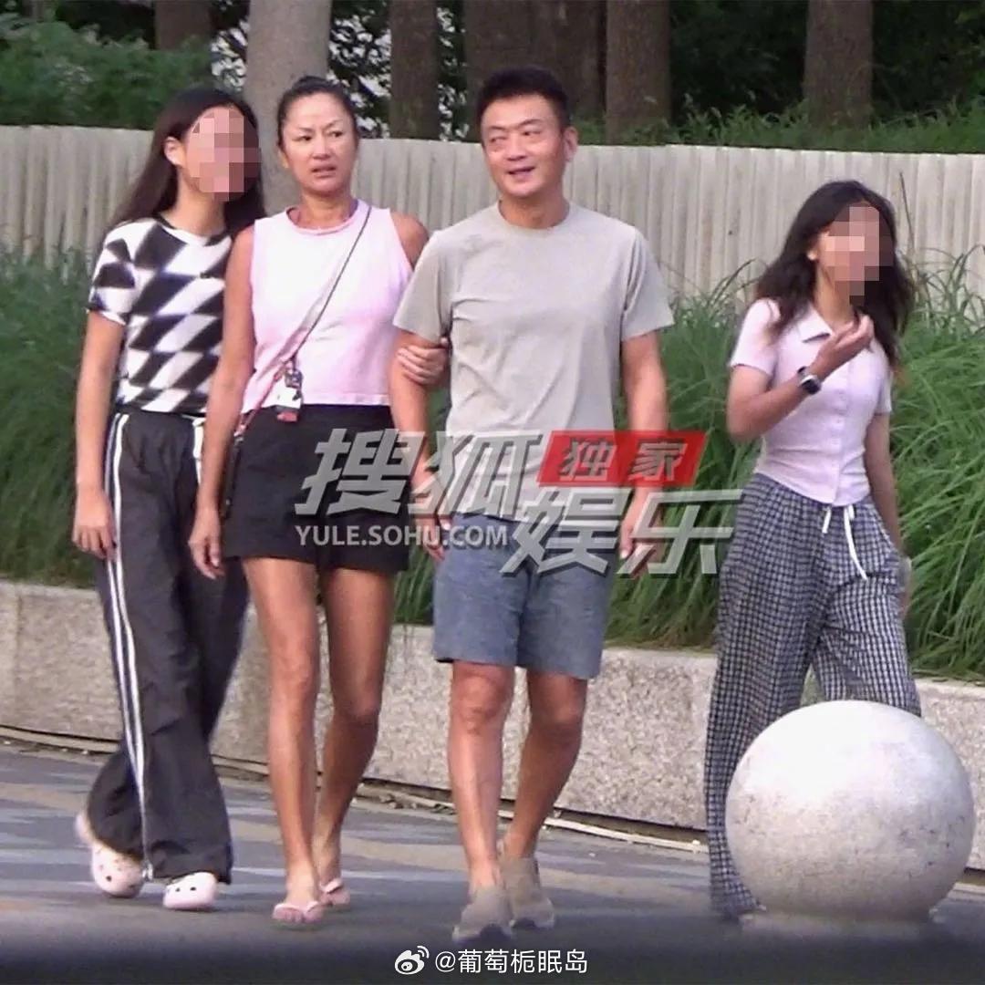 瞿颖的现男友山东机长正面照来了磕了30年的国民意难平，竟被个山东机长彻底截胡了