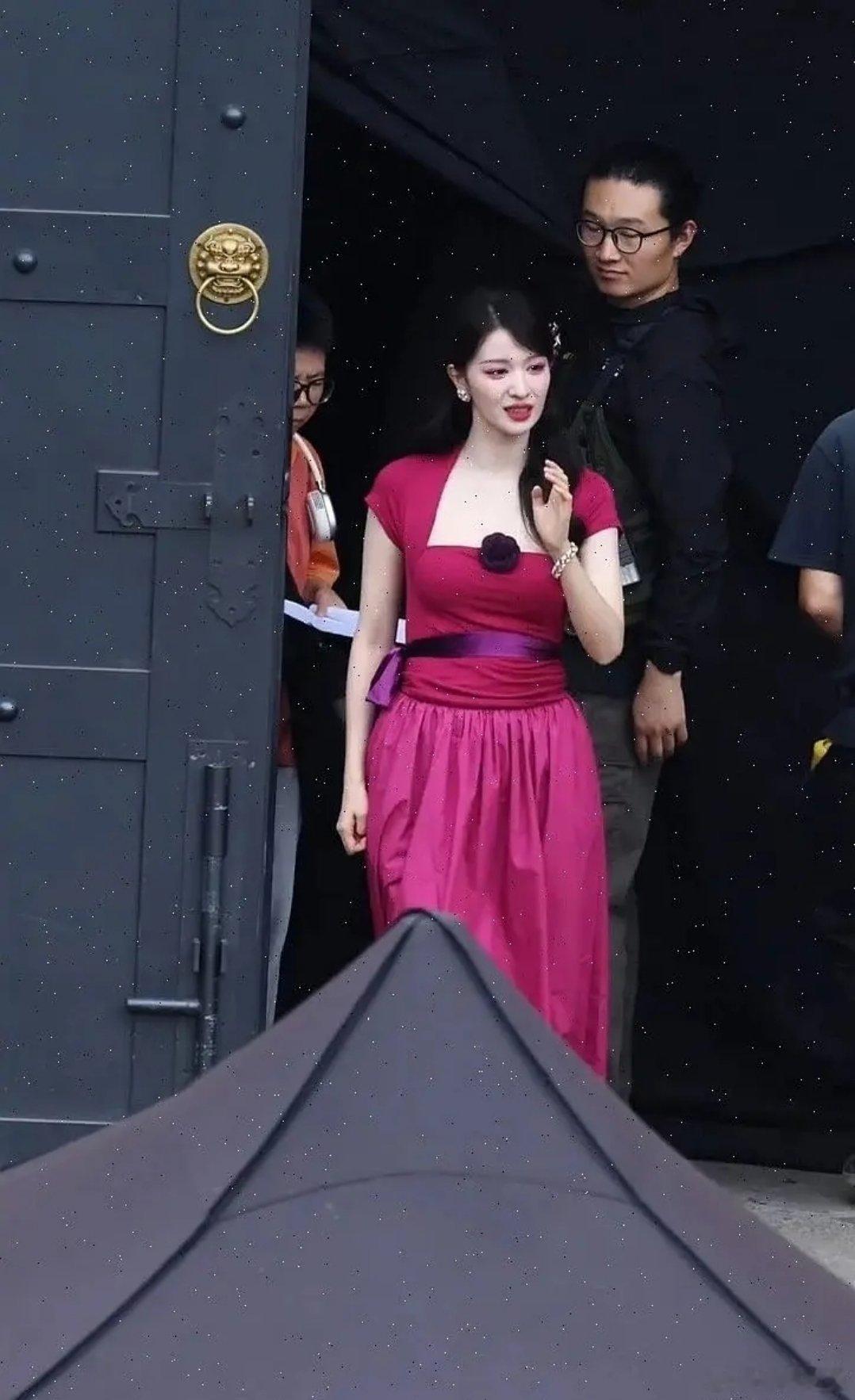 王楚然是胖了吗？另外...这都什么丑衣服啊