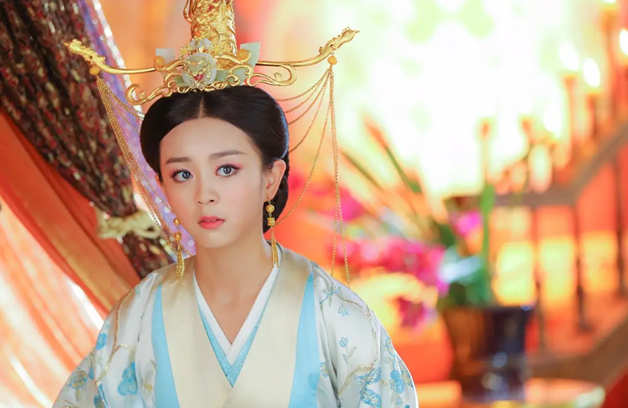 公元581年，杨坚不顾女儿杨丽华的百般请求，夺了年仅8岁外孙宇文阐的皇位，建立隋