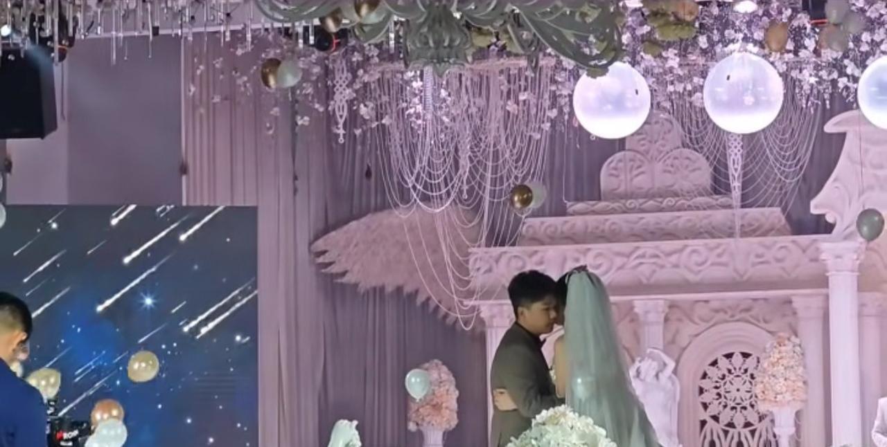 发现没？婚姻市场很奇怪，女人选男人，对男人有各种各样的要求：比如学历、工作、收入