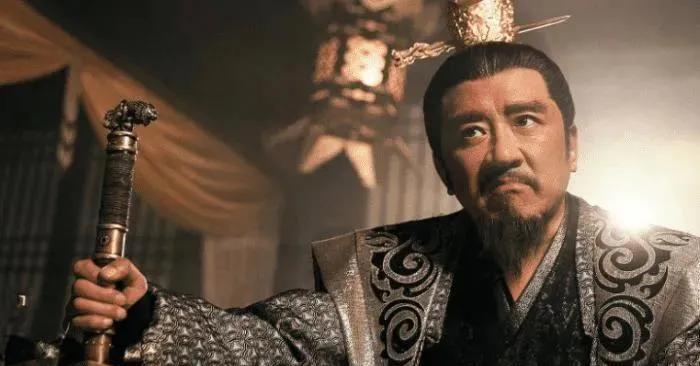 公元412年，刘裕还没当皇帝，已经成了东晋最有实权的人，他带兵北伐，连灭南燕、后