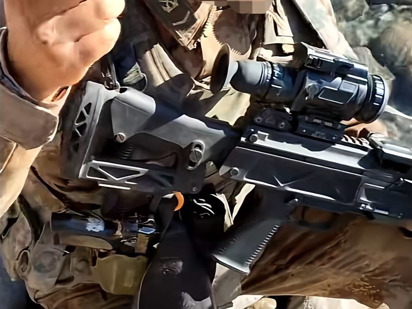 虽然201通机是在21年第13届珠海航展上首次正式公开亮相，实际上在19年新中国