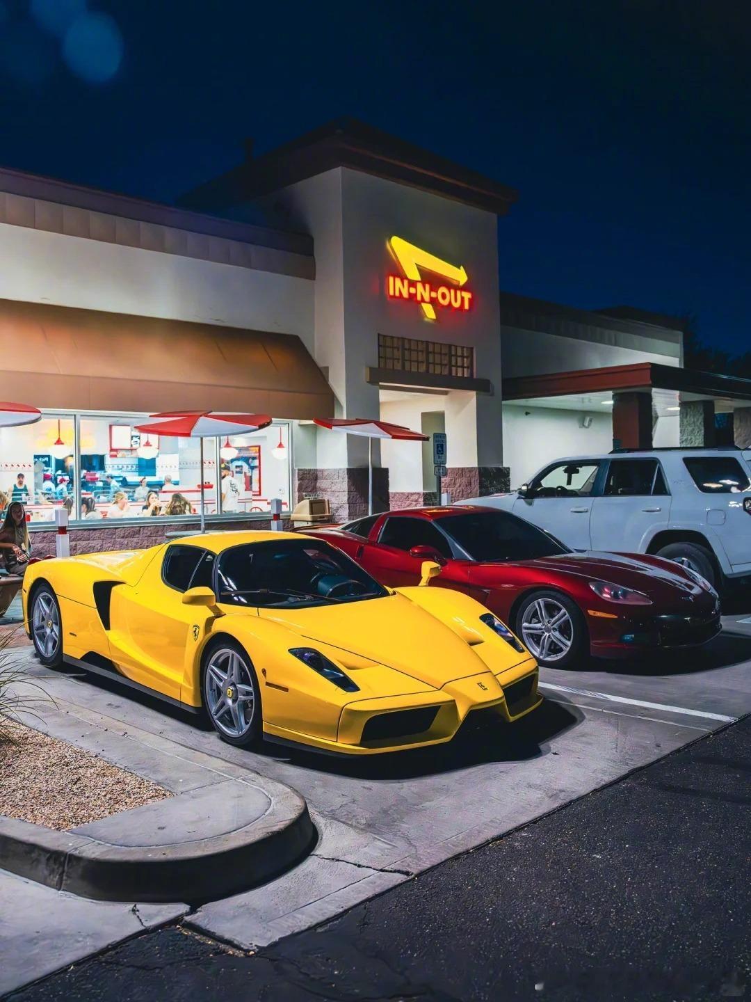 法拉利黄的FerrariEnzo，配上旁边的刚好做一盘西红柿炒鸡蛋[doge]​
