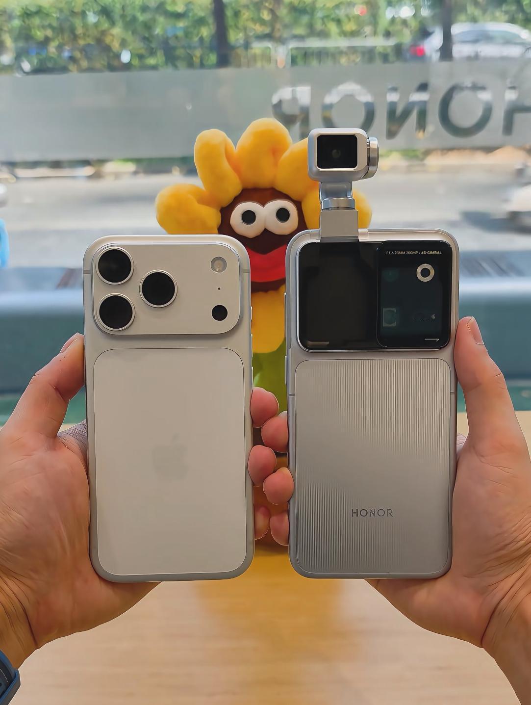 左边是9999元的iPhone17ProMax，右边是9999元的荣耀Ro