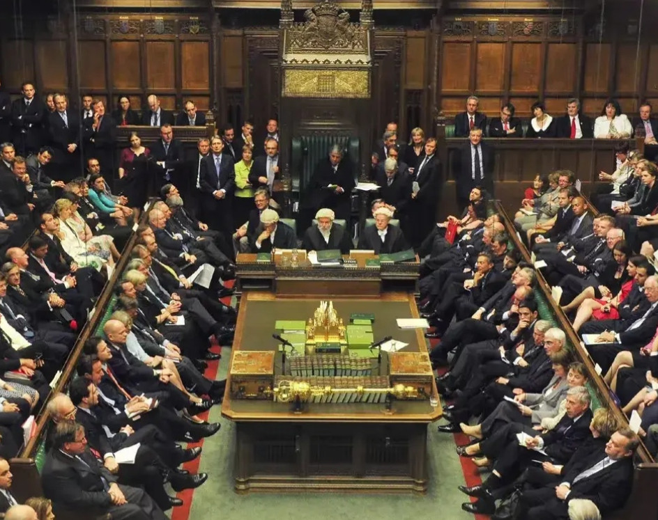 英国保守党抱怨无法威慑中方，但事实是英国连自产钢铁都困难，就这还想强行博得北京关