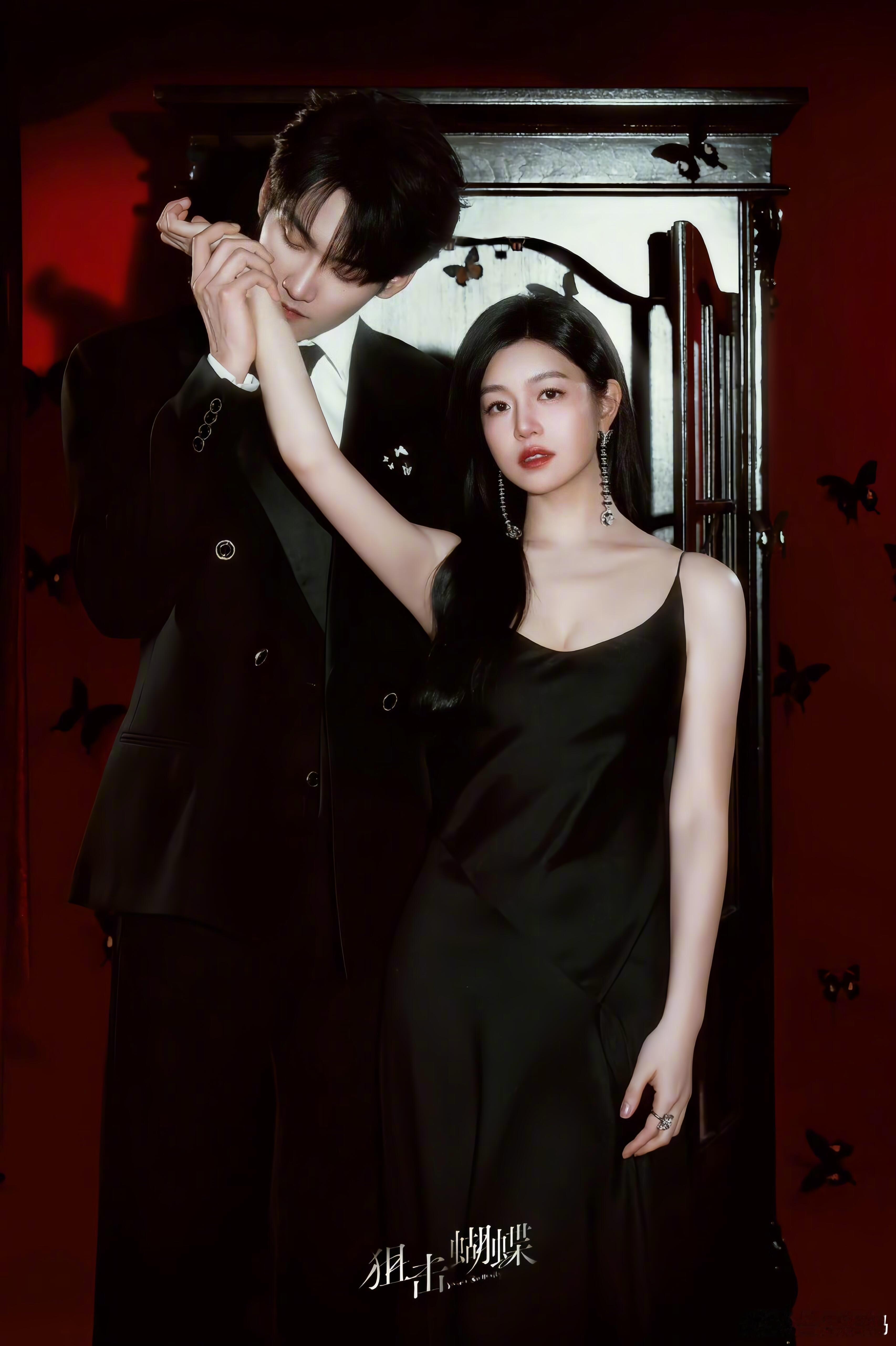 周柯宇亲到耳朵都红了谁懂这张闻手腕，真的好欲