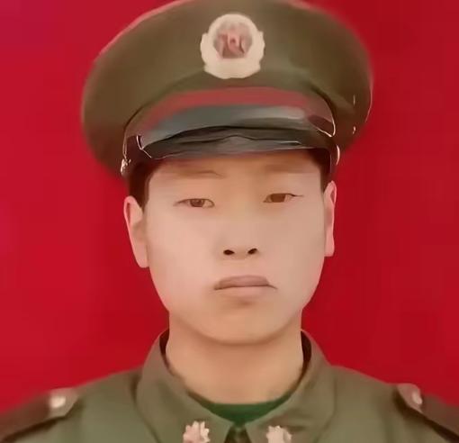 1995年，退伍老兵等不来安置，南下蹬三轮23年，47岁在镇政府散步，竟在公告栏