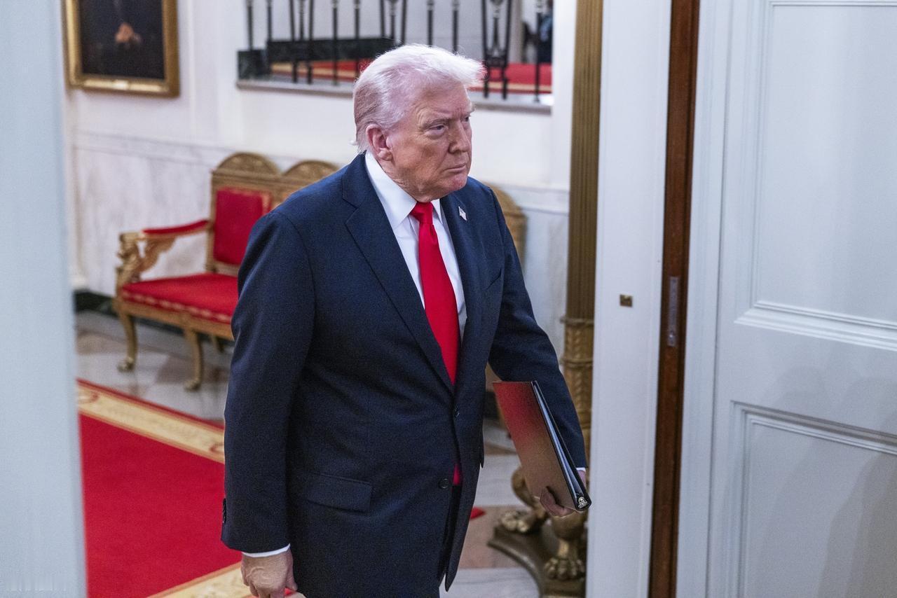 美财长：美国参议院即将授权特朗普，对中国加征500%关税。不仅加征关税，美财长