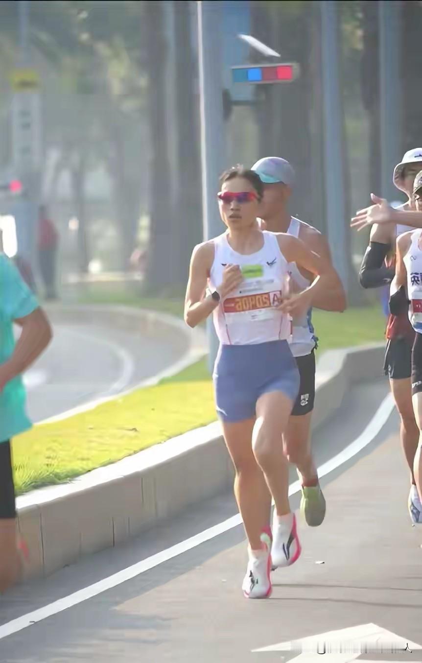 你们发现没有，福建医科大处理张水华，网络上议论不断。但最有发言权的人，却没有一点