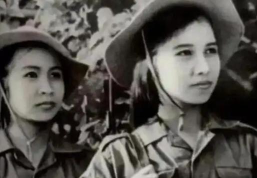 1979年，战士黄干宗被两名越南女兵抓住，他原本已经做好了牺牲的准备，没想到两名