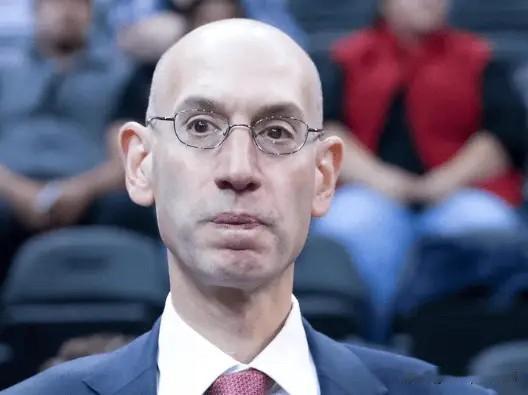 NBA总裁亚当-萧华在近日接受了采访，谈到当今联盟场均得分高的情况。亚当-萧