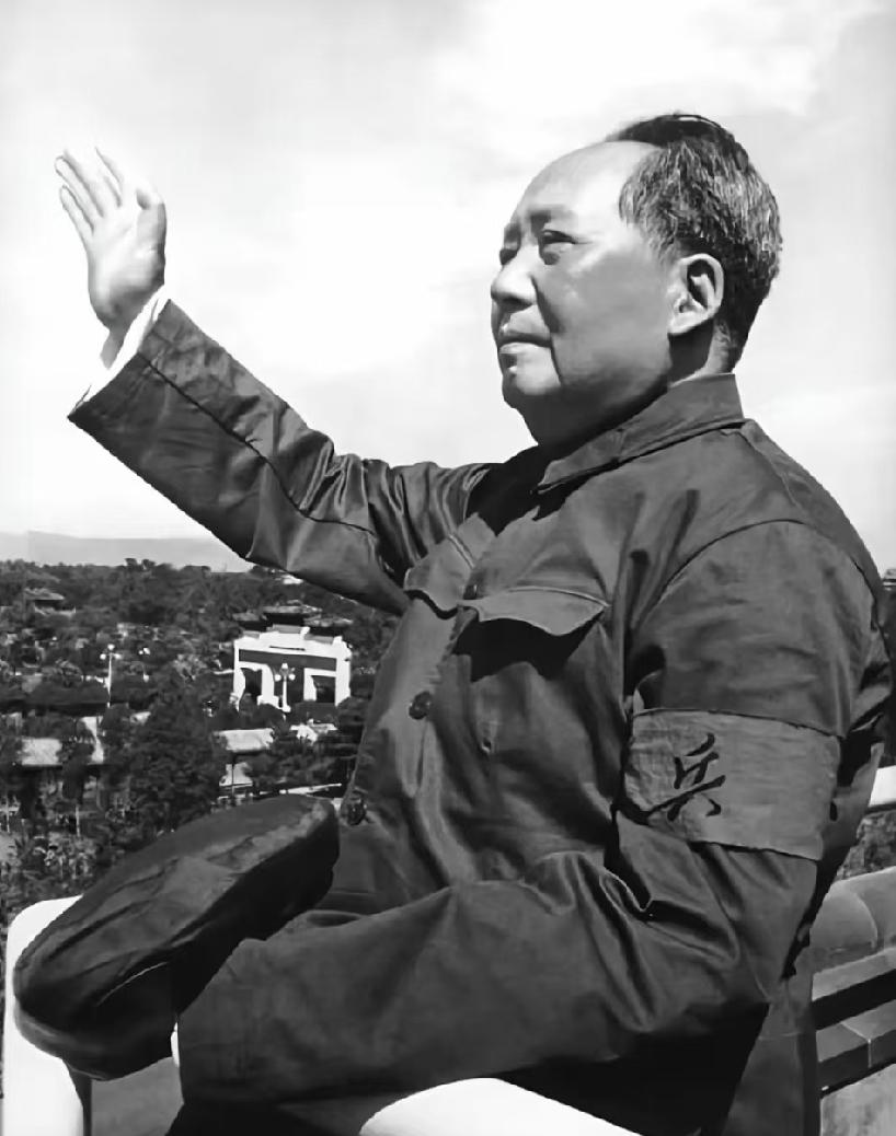 经常刷内容的朋友应该能发现一个有趣现象：官方媒体宣传多采用“没有共产党，就没有新
