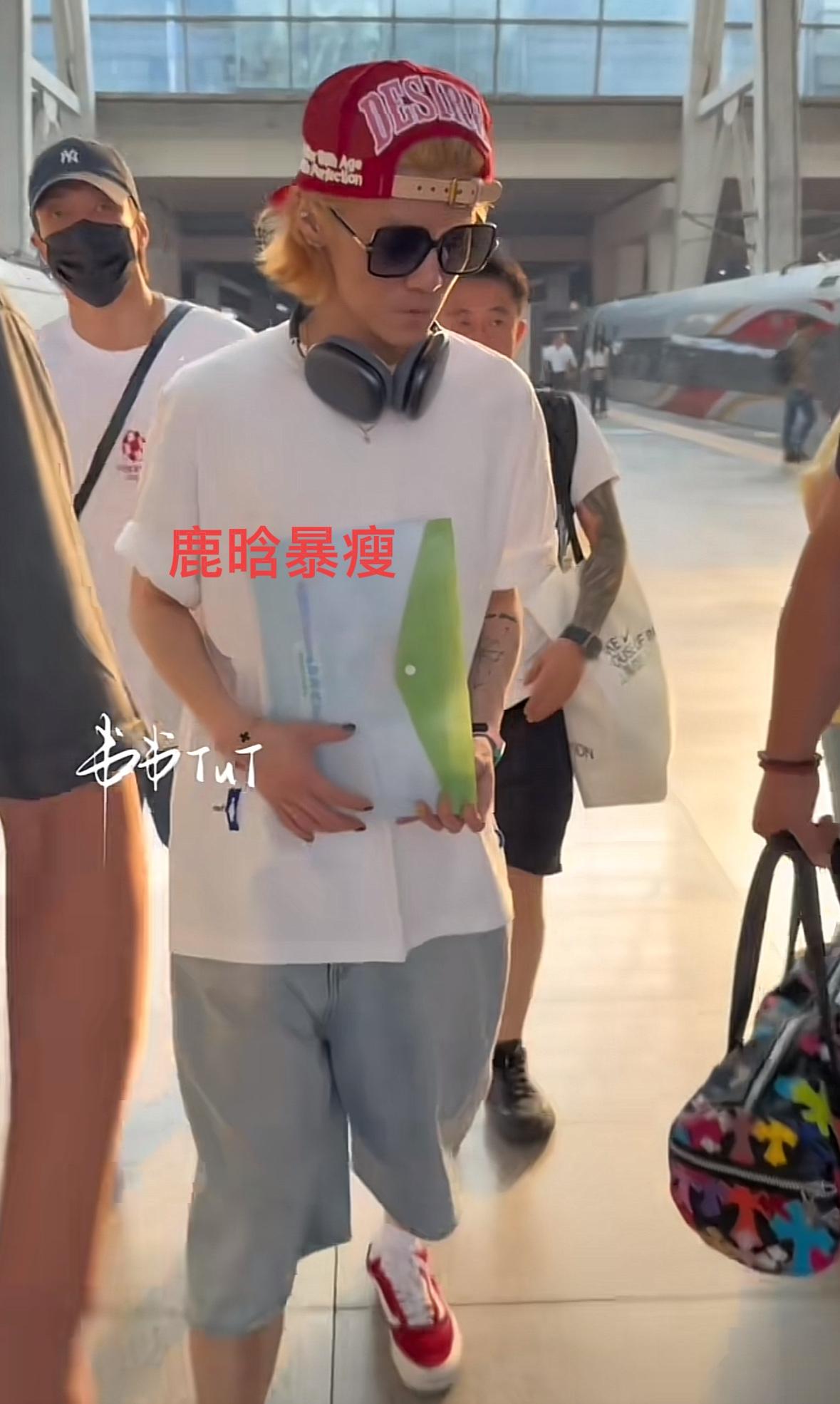 鹿晗啊，鹿晗我都替你心塞当初为了爱情放弃了事业，现在快40的人了，开始为事
