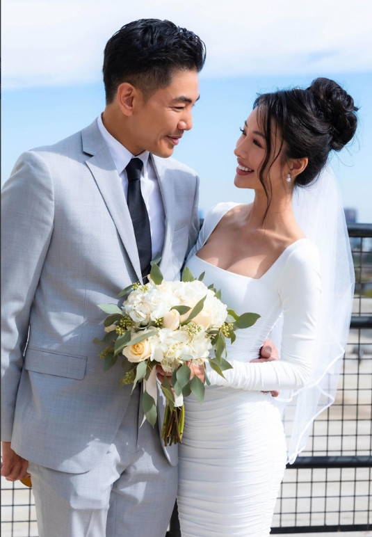 孔子第76代孙在美国结婚，妻子厚唇大眼是大马名媛，两人网上认识孔子第76代孙美