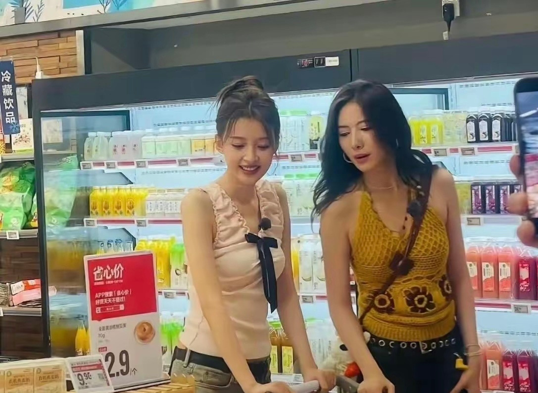 网友超市偶遇孙怡，生图依旧美得很耀眼，大家觉得呢
