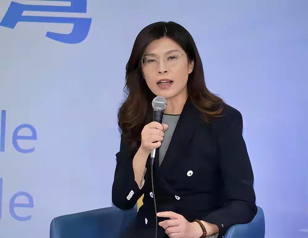 时隔九年发年终奖，郑丽文破局：台中僵局难破，高雄台南谋突围2026年县市长