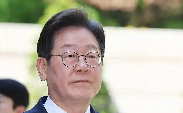 韩国总统对日政策突然转变你以为政治家只会铁板一块？那就大错特错了！韩