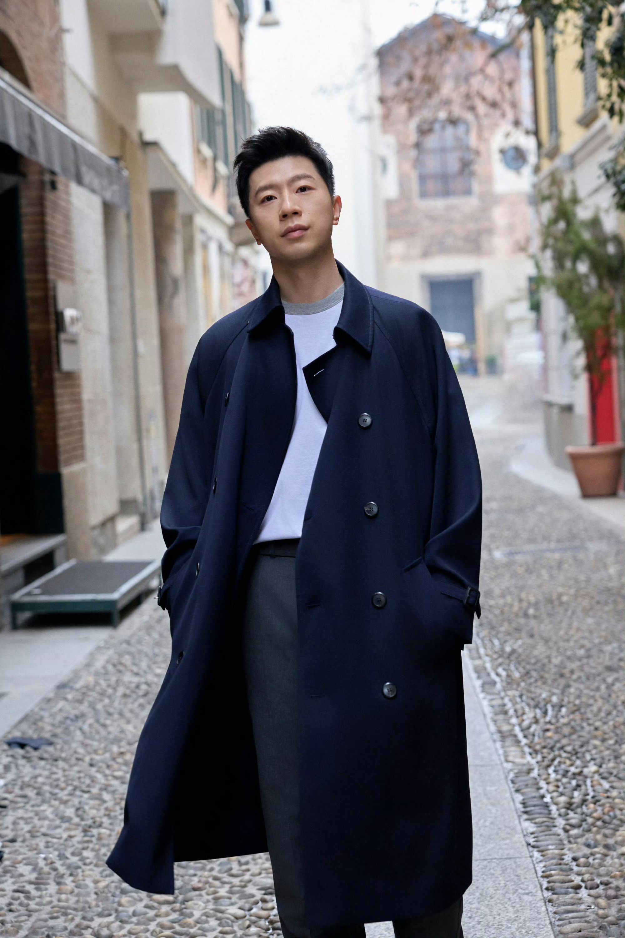 新晋代言人马龙Prada秋冬男装秀预热，清爽高智感龙队上线，期待秀场亮相男装周