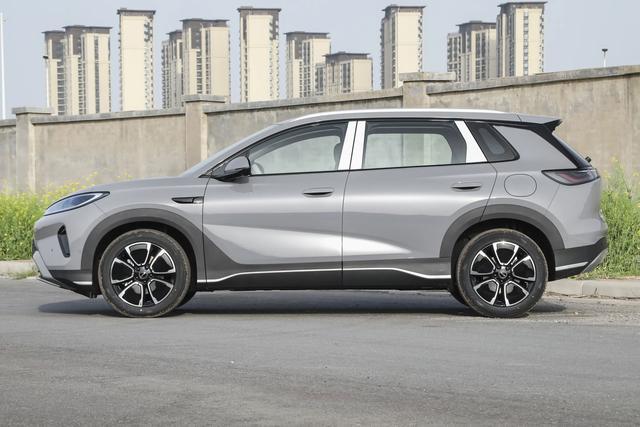 比亚迪海狮05新款来了，你别看他小，这种车特别走量，都是老百姓能消费的好车，定位