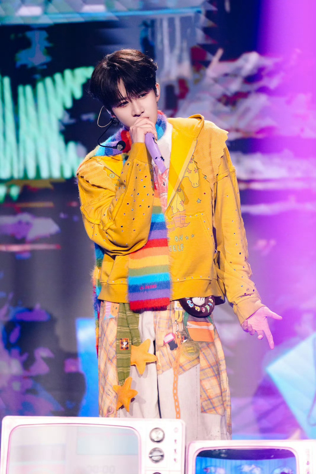 卓沅💜卓沅的心动日常山河远阔，世间繁华，唯有你纯净美好。愿你未来平步星