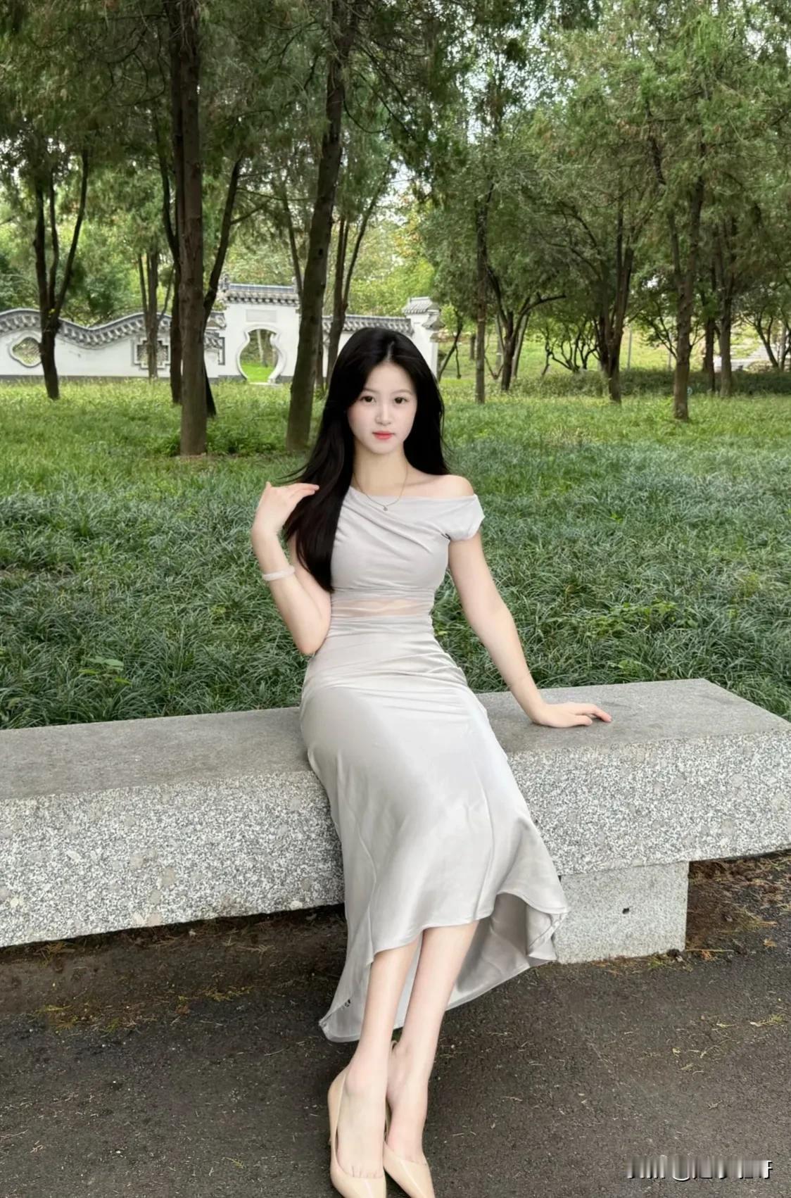 不彰显身材的衣服，我是不会穿的。有气质的穿搭如何打造?