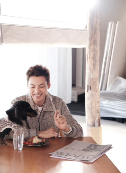 胡歌没想到黄磊也没想到陈伟霆今天说的真的太让他们无地自容了，陈伟霆说不想把小