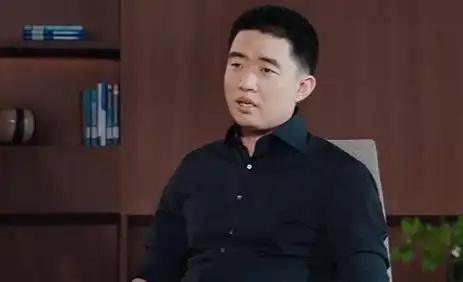 理想汽车CEO李想谈痛苦的回忆：太多了，刚经历了理想L9的幸福就出现了。全网的黑