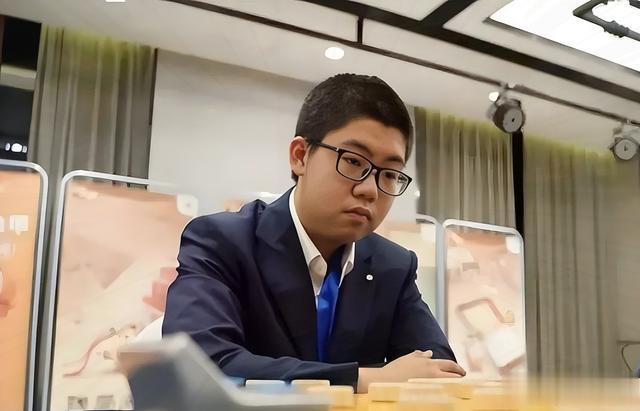 棋界惊现08年魔童强制升大师,六次冲击经历全曝光,争世界冠军