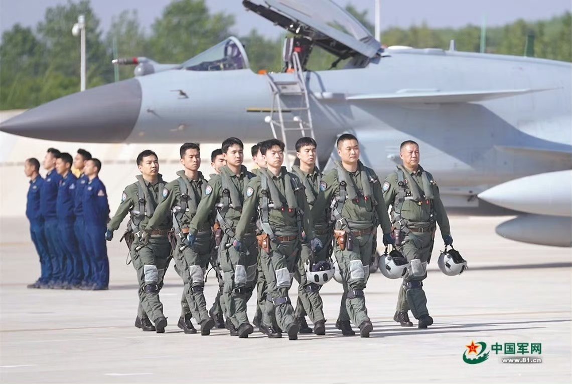 体系和人的因素，缺一不可！2025年，一次对抗训练期间，北部战区空军某部一大队一