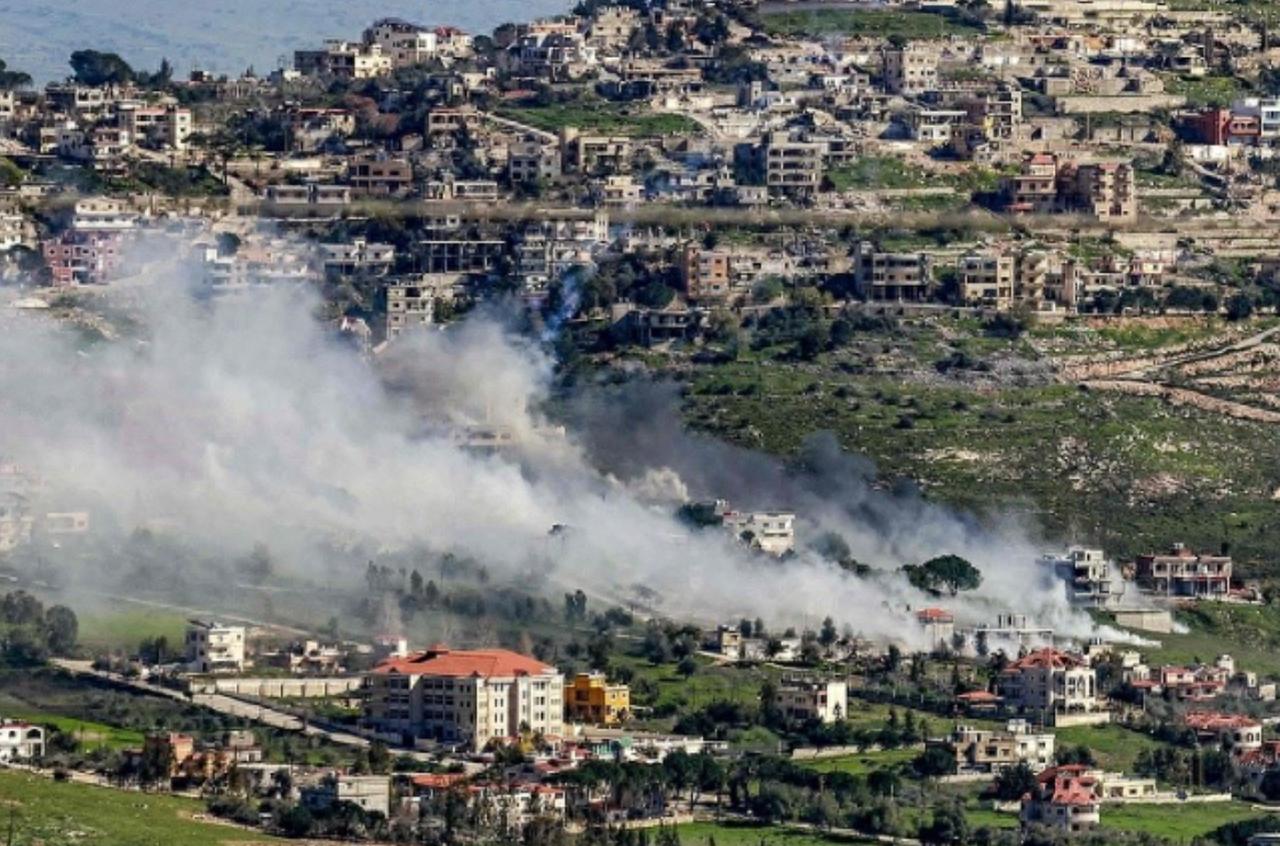 以色列狂轰黎巴嫩半个月，百万人流离失所，反倒逼黎方立刻缴械，结果被法国特使当场硬