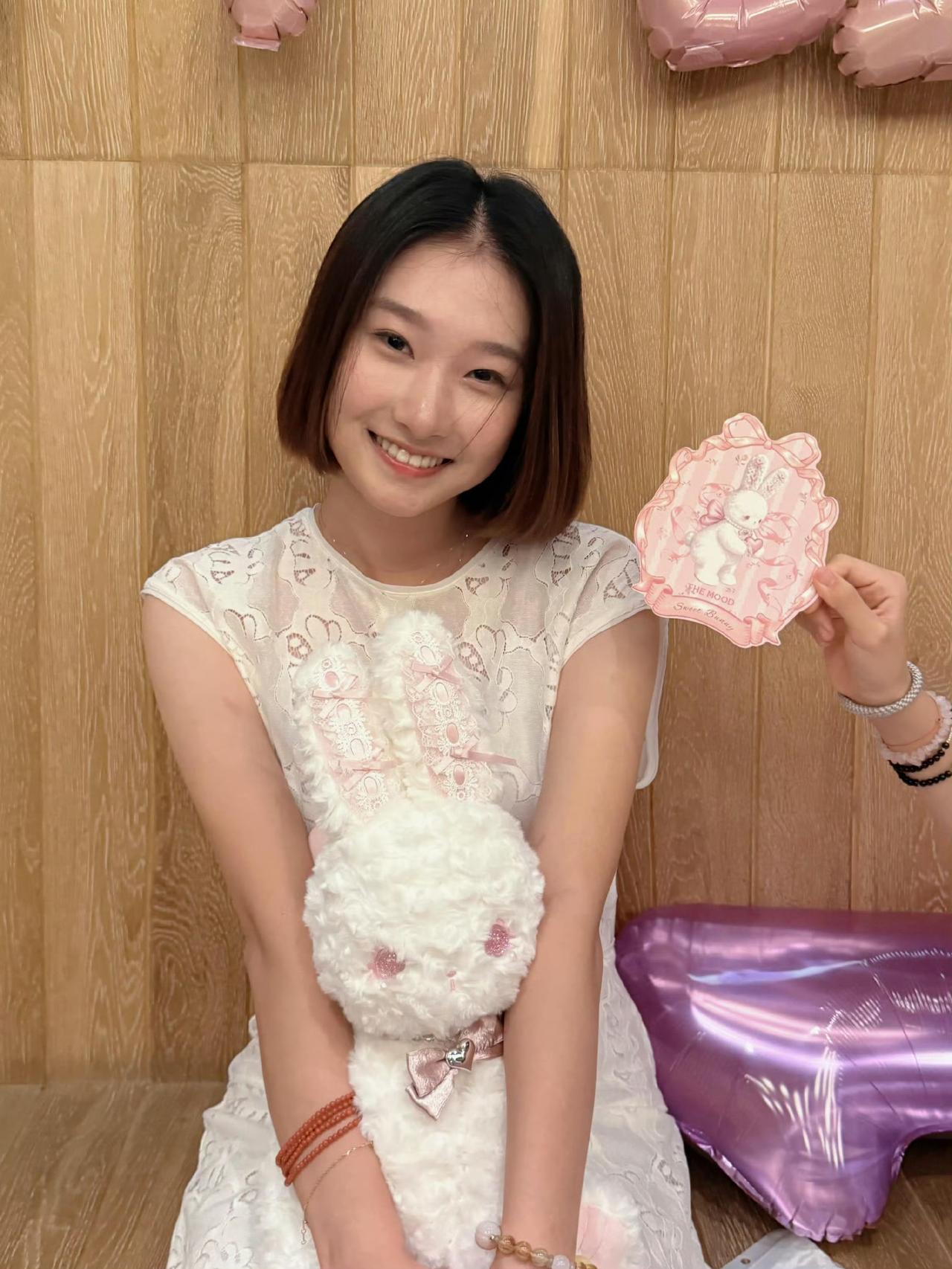 马伊琍女儿，高调发文！9月20日，马伊琍和文章的大女儿文爱马，在社交平台上晒