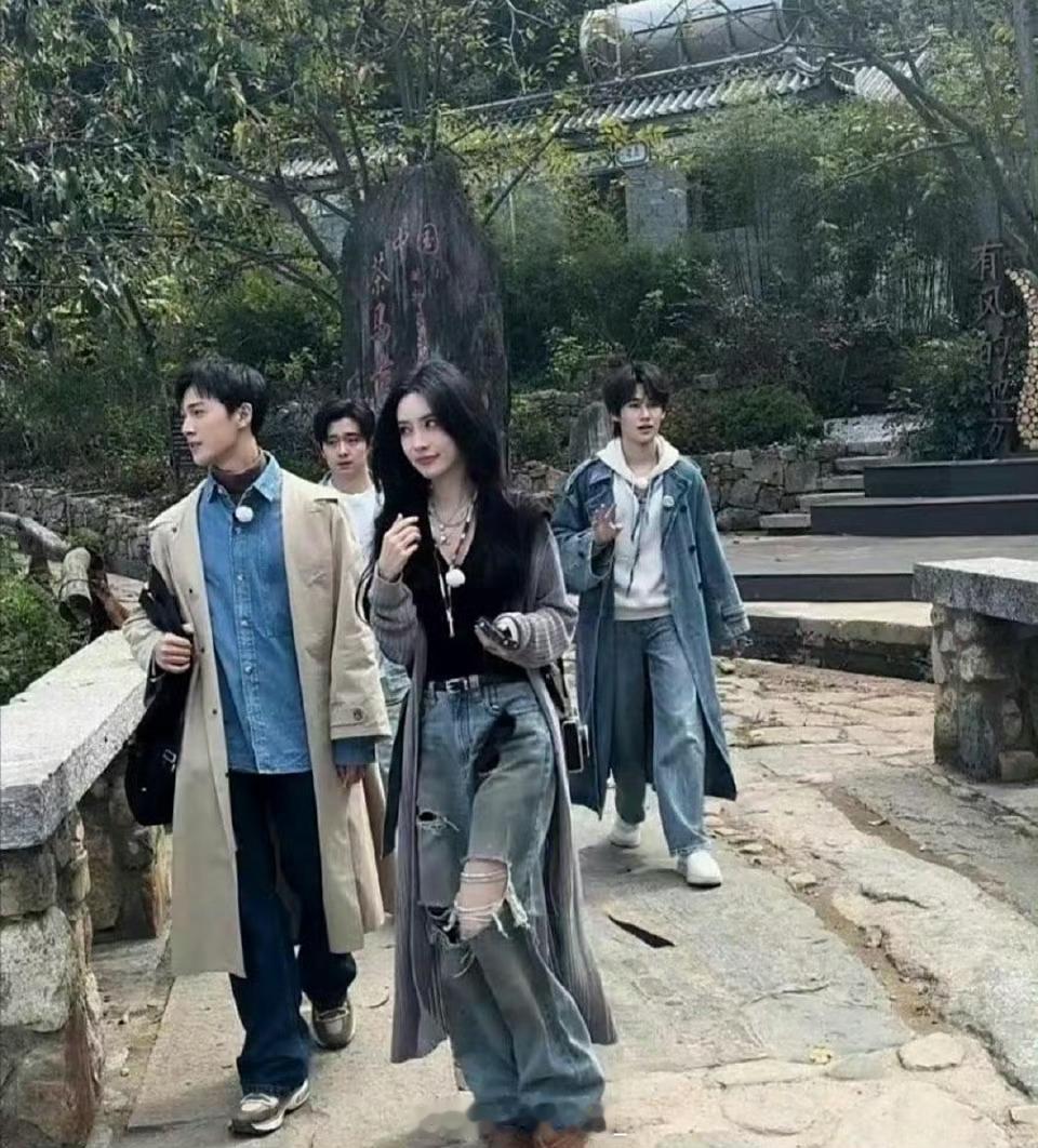 孟子义多高啊我的妈，这身材，路拍都这么顶……​​​​