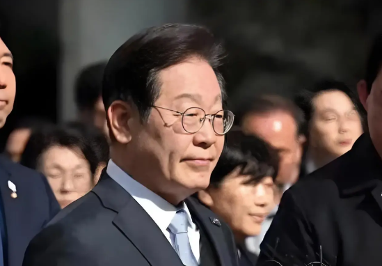 李在明天塌了！李在明做梦也没想到，韩国最高法院会突然采取行动，直接把他涉嫌违
