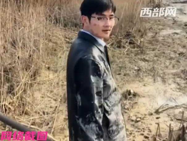 安徽有女生去相亲却被安排在郊区，这是相亲男生要和她一起来摸鱼。这次特别的相亲