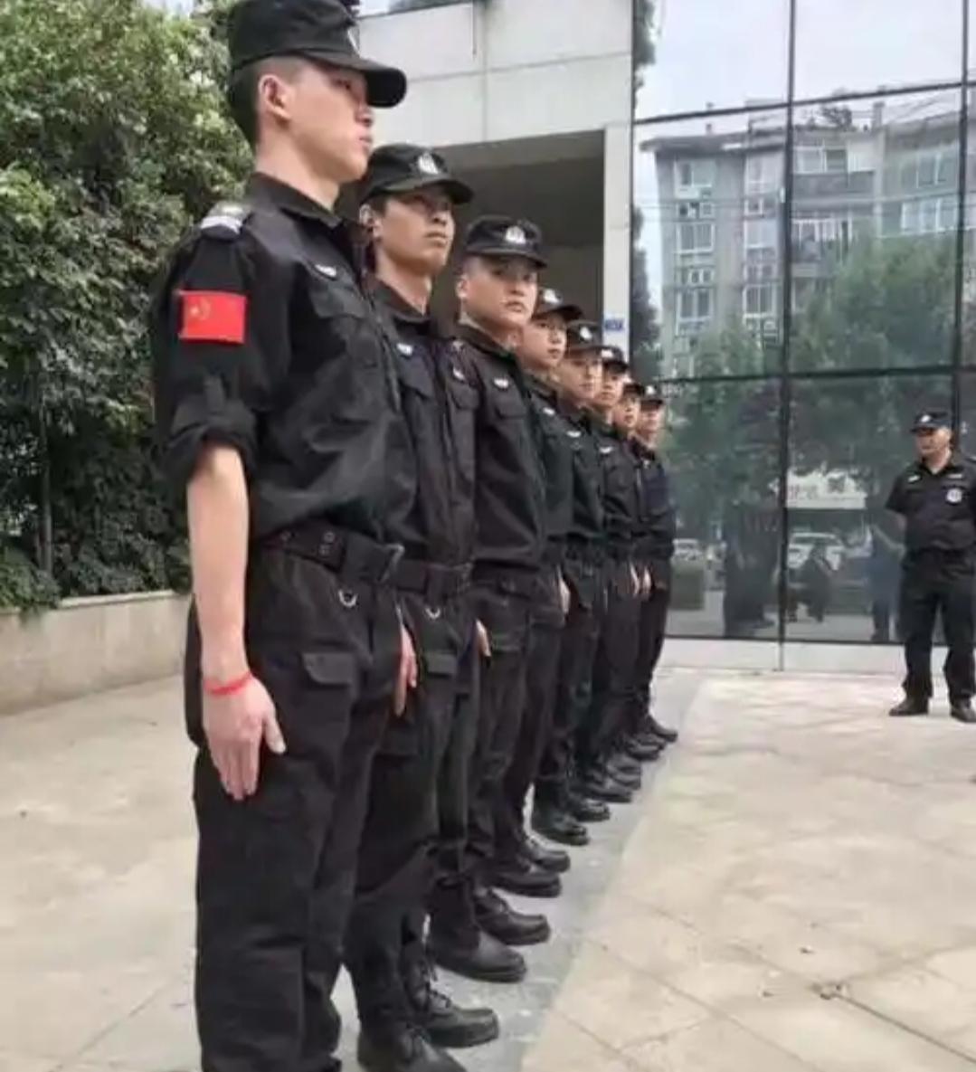 当保安真的很丢人吗?有不少人说当保安丢人，看不上保安工作。不过我个人认为当保安没