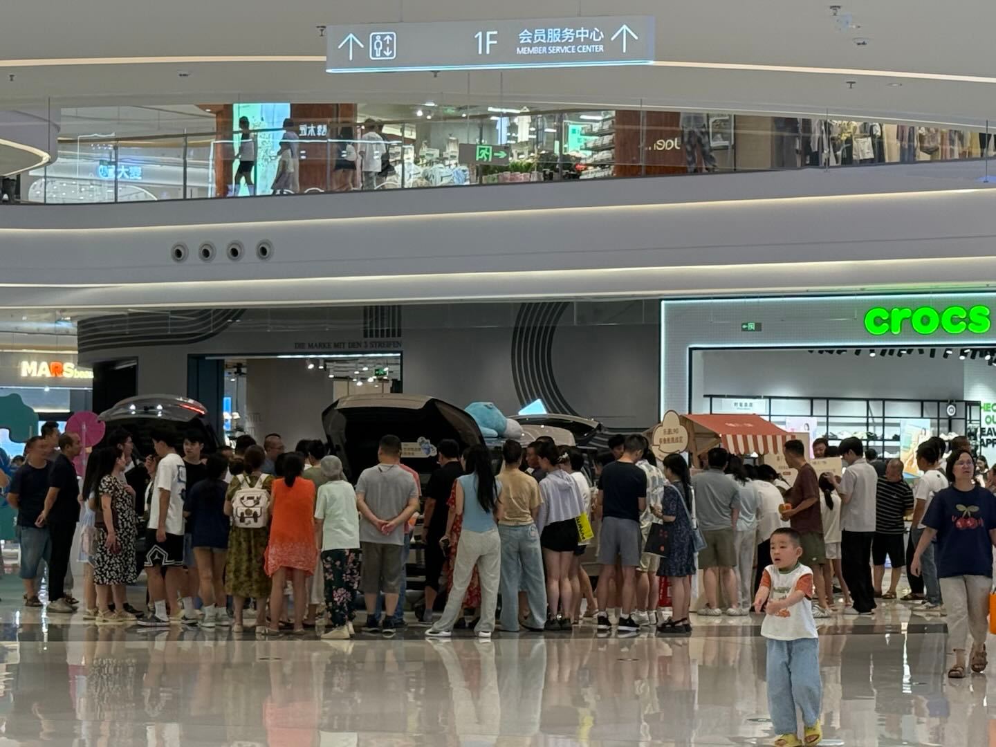 乐道L90营销这次确实很到位，在全国线下和盒马联合做生鲜超市外展，把前备舱的优势