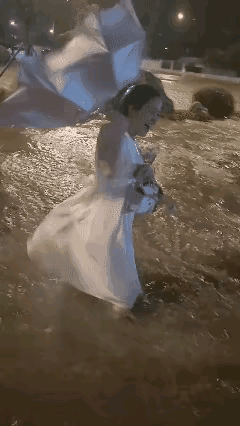 这么大的风，还在外面晃