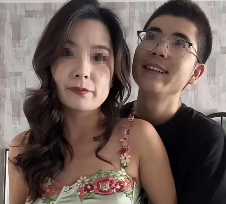 “太狠了！”上海36岁离异房产销售带着女儿，搭顺风车偶遇23岁退伍小伙