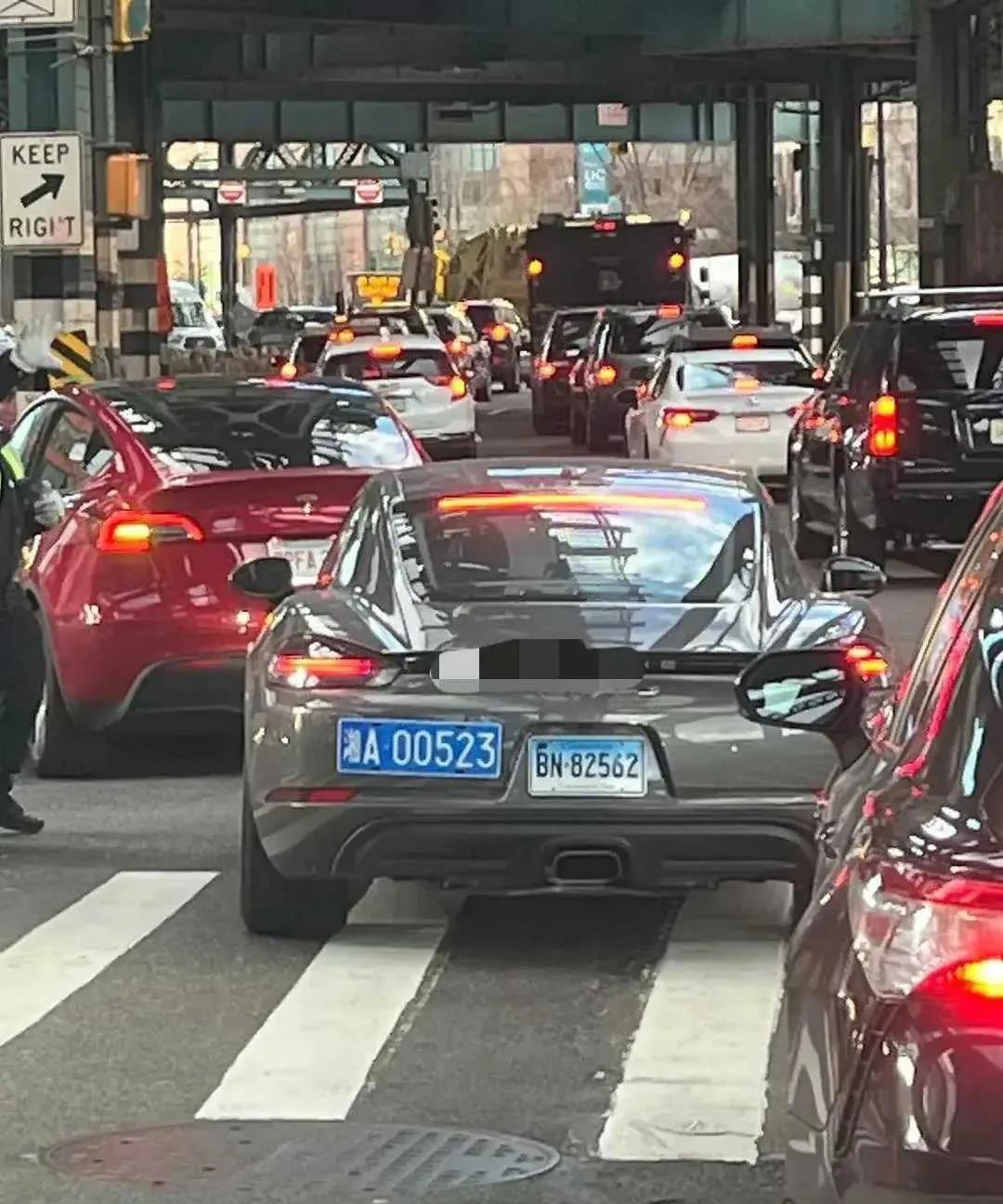 在国外这算最丑的车牌吗？