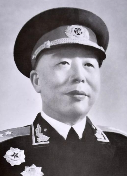 1939年，萧克通知宋时轮去开会，要求他交出兵权去延安学习，却遭宋时轮反对，萧克