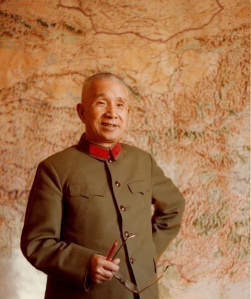 1959年王必成带头批判粟裕，会后贺龙感叹：王必成可深信、可深交1958年军委