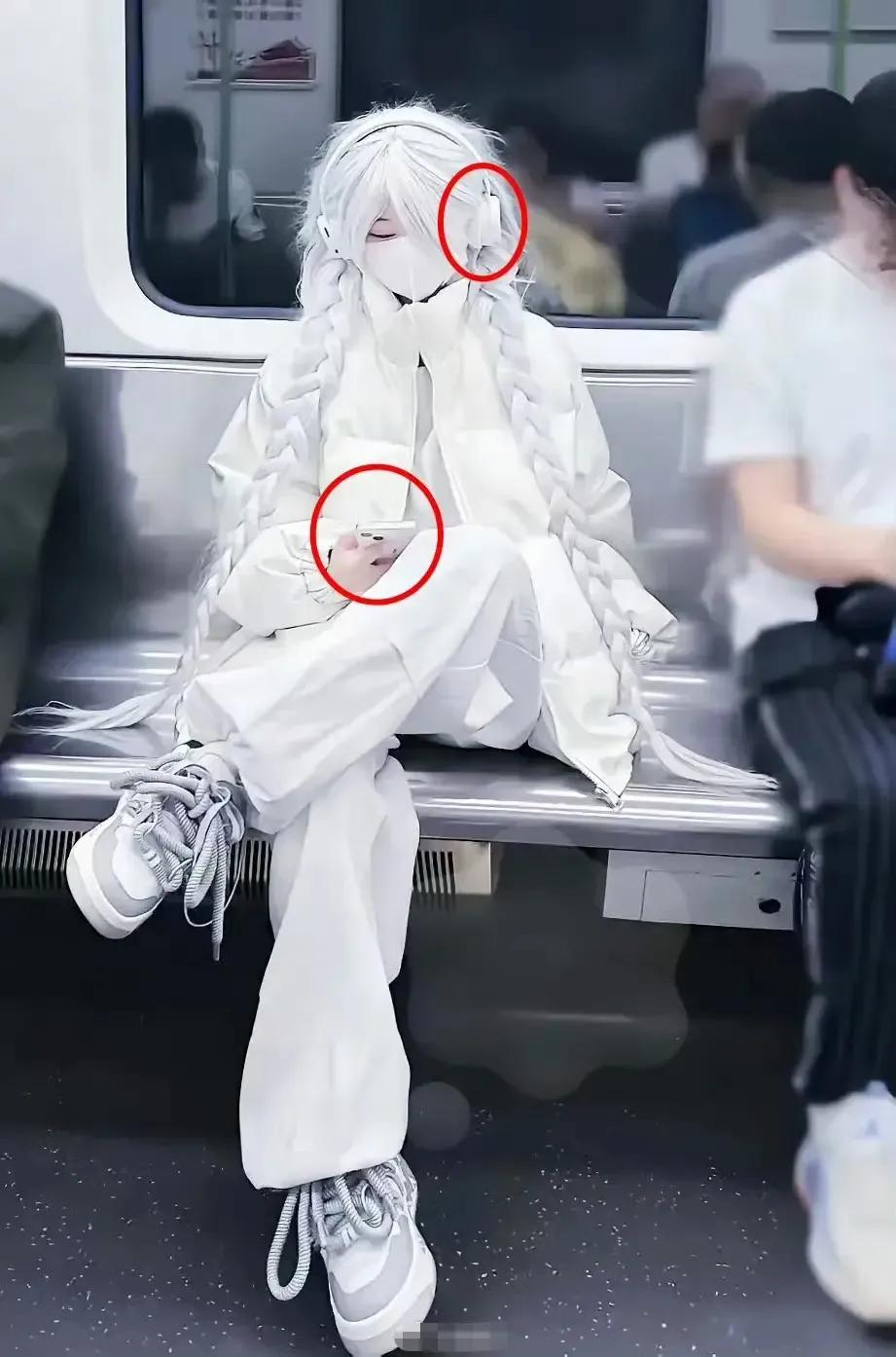 假如这是你女儿，你会不会觉得儿养废了？没有露！没有浓妆艳抹，衣服干净整洁无异
