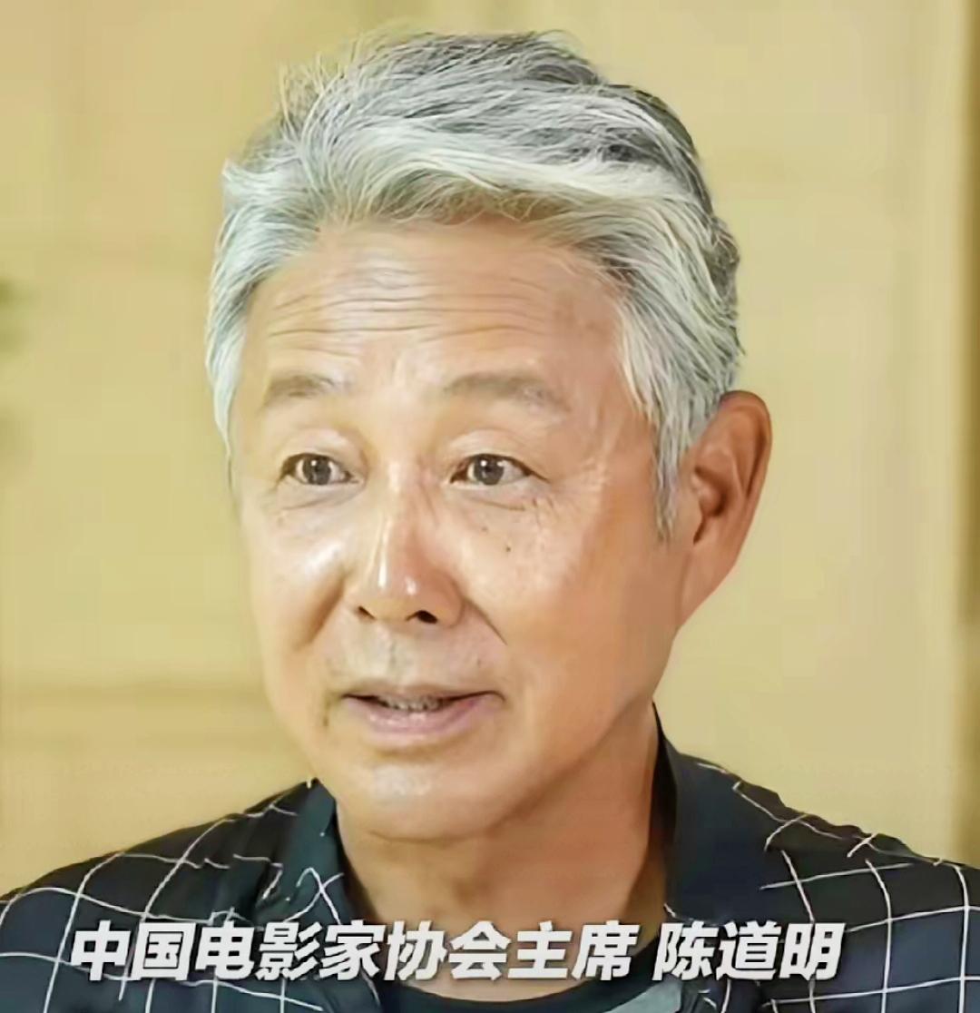 王家卫的新录音又又又来了！陈道明这几天就跟吃了苍蝇似的，轮番被吐槽！这次